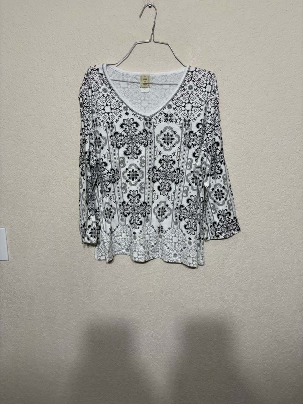 Jess & Jane V-Neck Black & White Rhinestone Printed Long Sleeve Top